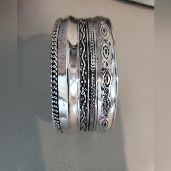 SOLD Silpada Sterling Silver Multi Pattern Wide Cuff B3424 - Picture 3 of 8